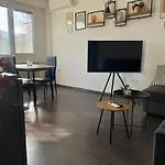 Cozy Apt Free Parking Wi-Fi Netflix
